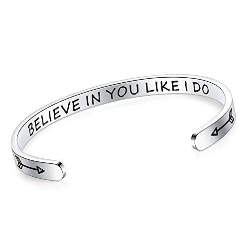 15 Sweet and Romantic Valentine's Day Gift Ideas for Her 33 1672959077