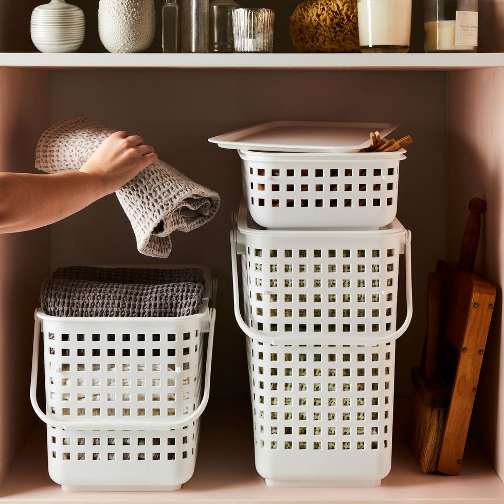 AREYZIN Plastic Storage Bins With Lid Set of 6 Baskets for