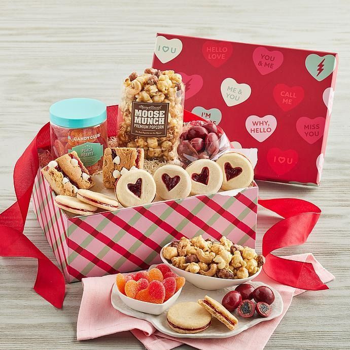 Minimalist Valentine's Baskets For The Littles.
