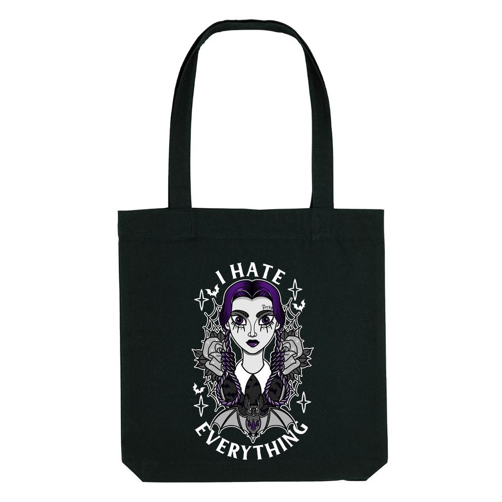 Tote bag 'I Hate Everything' yang terinspirasi dari Addams hari Rabu