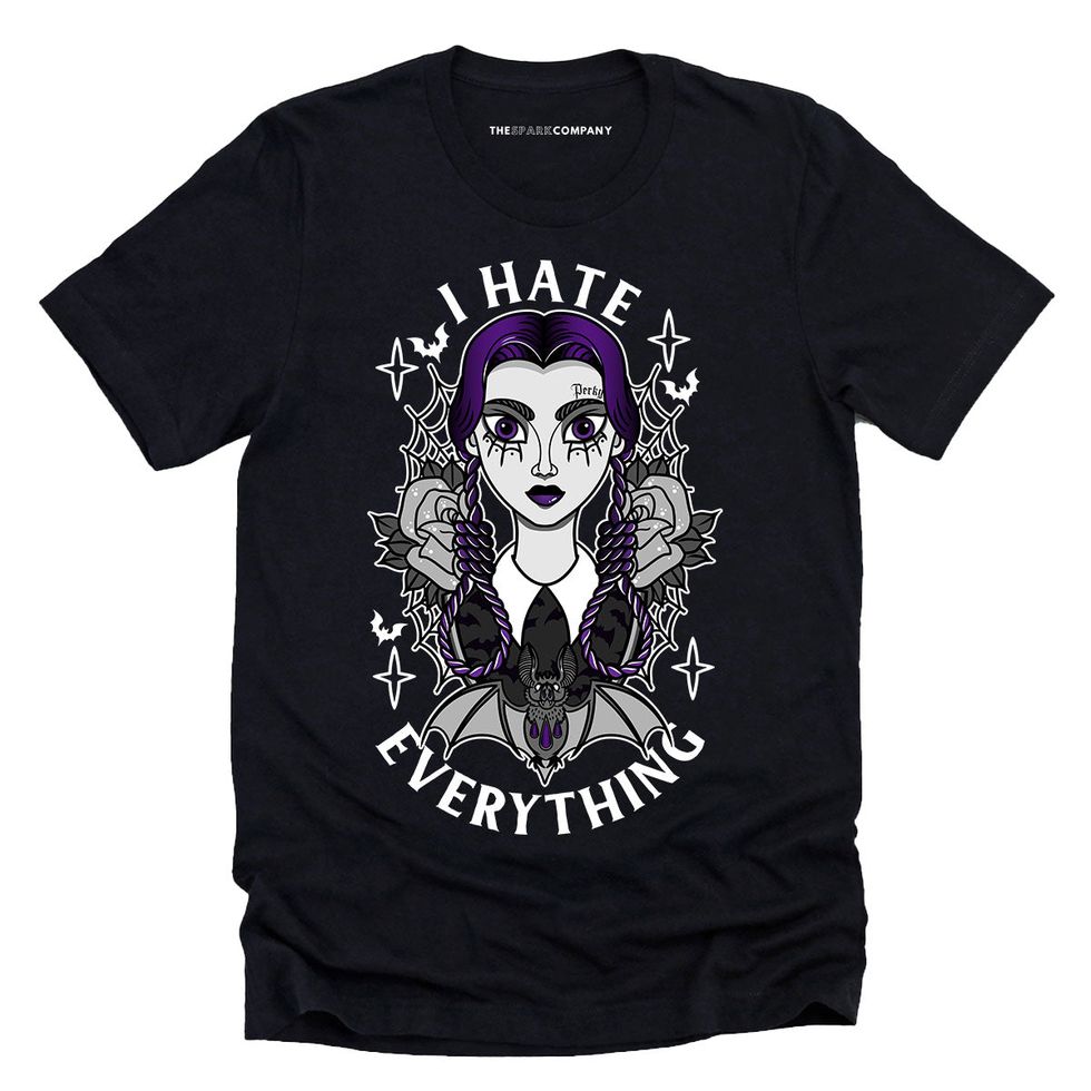 T-shirt 'I Hate Everything' yang terinspirasi dari Addams hari Rabu