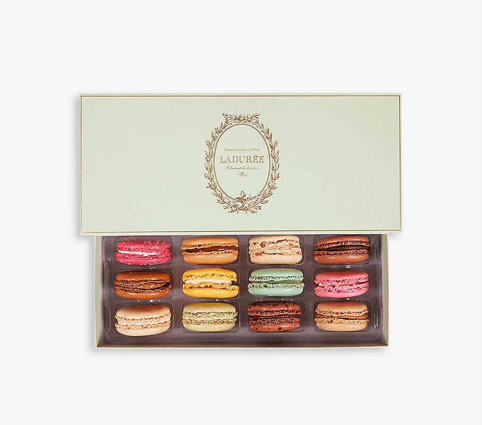 LADUREE Incontournable macarons box of 12