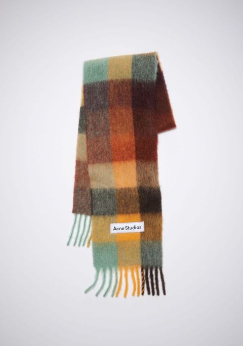 bufandas de colores vestir en invierno con estilo