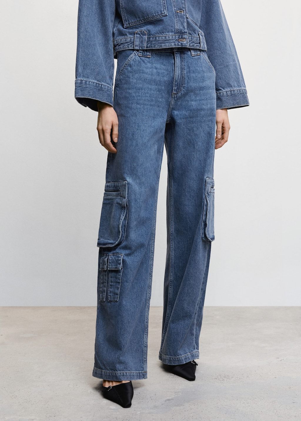 High Waist Cropped Straight in Distressed Authentic Light | 7 For All  Mankind