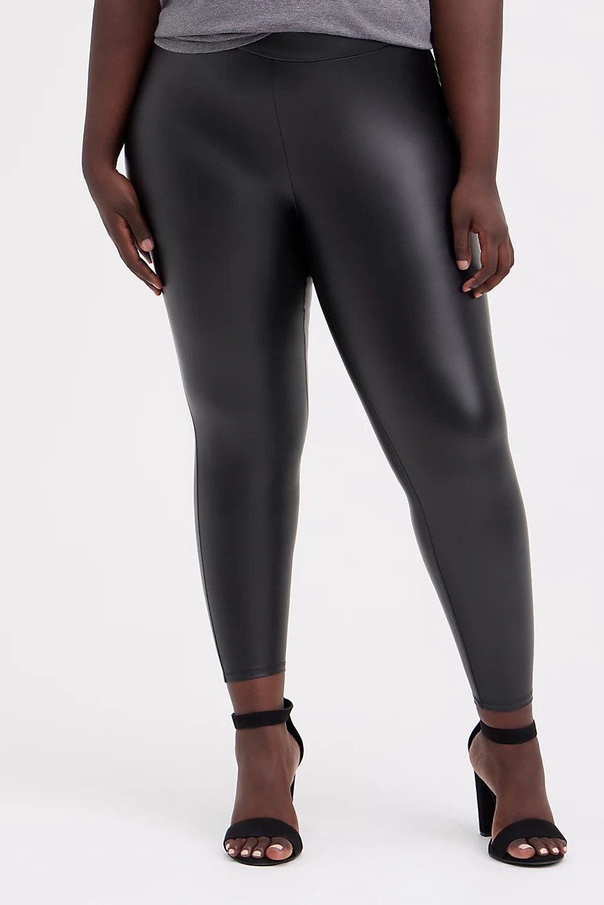 Limited Collection Women's Modern Age Faux Leather Leggings – Giant Tiger