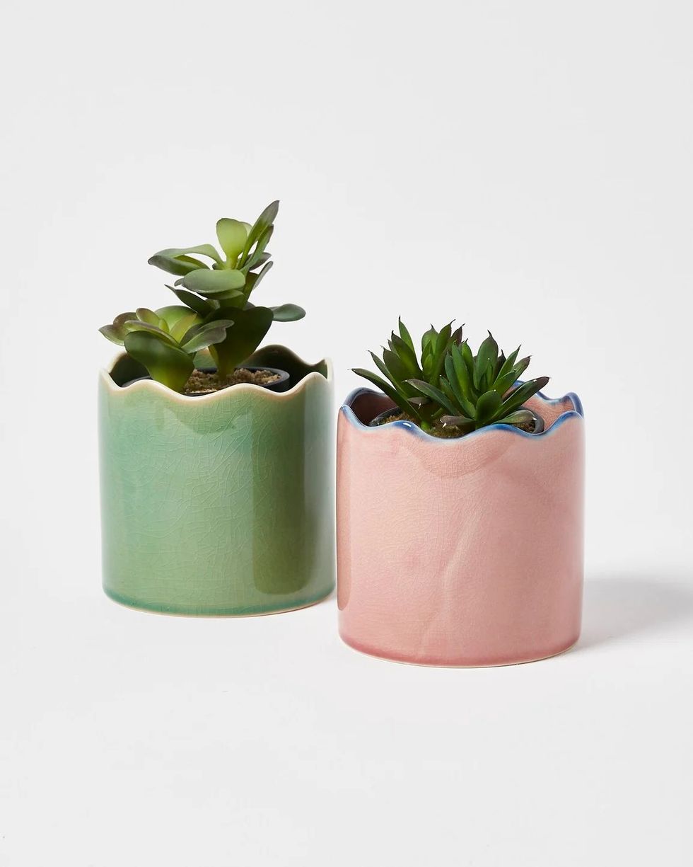Belmot Wavy Pink Ceramic Scalloped Plant Pot