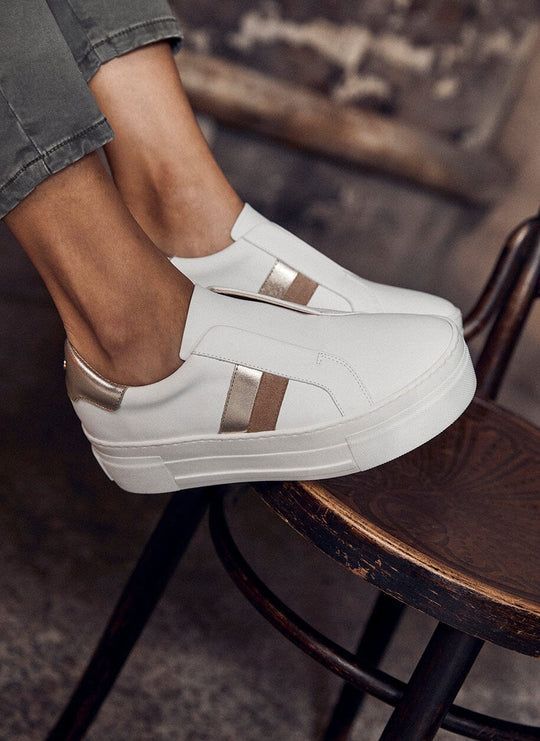 Stylish sales white trainers