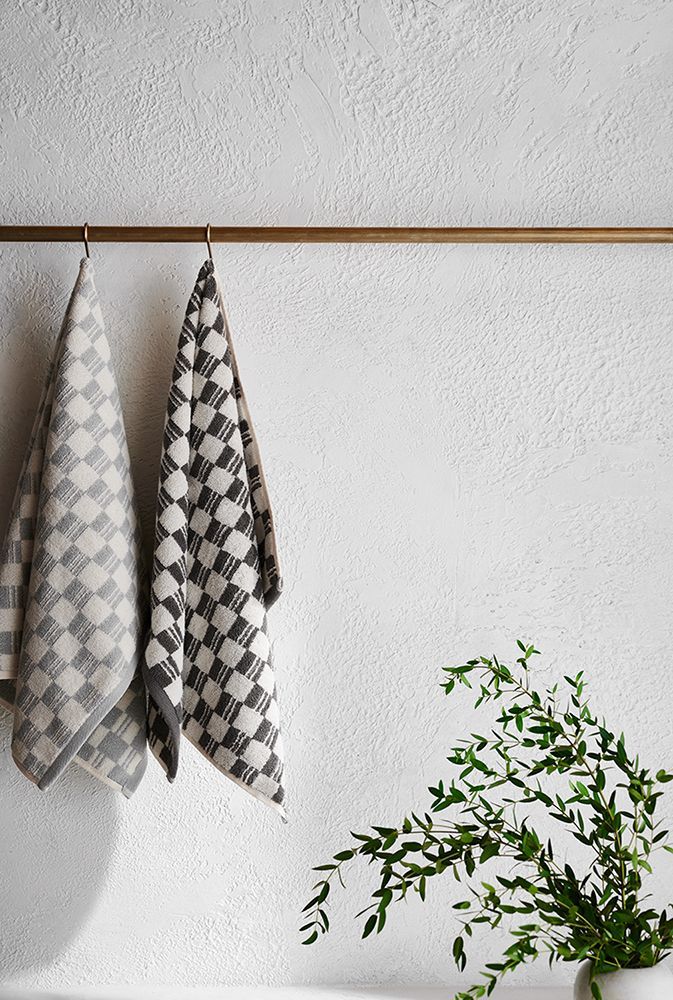 Nate Berkus's Ultra-Affordable New Home Collection Is Basic in All the  Right Ways