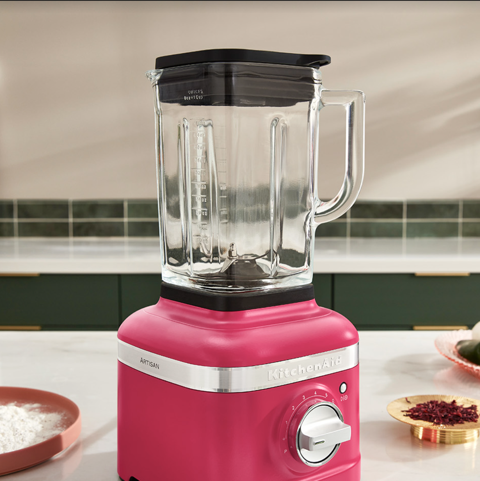 2023 Color of the Year Hibiscus K400 Blender