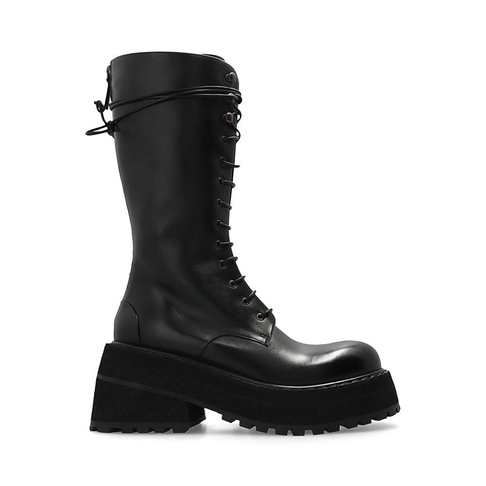 Carretta Round-Toe Lace-Up Boots