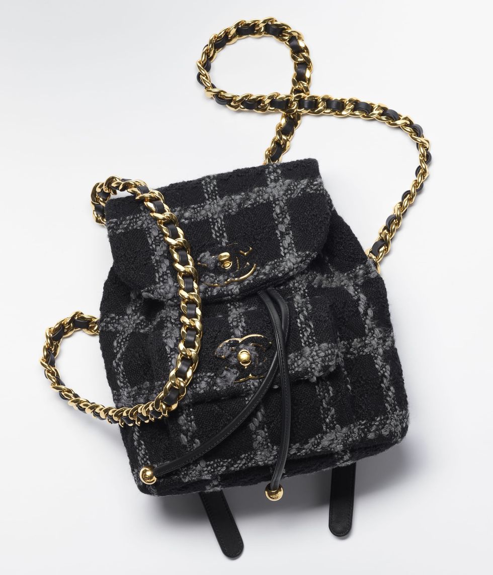 黑色精品包推薦：Chanel斜紋軟呢後背包