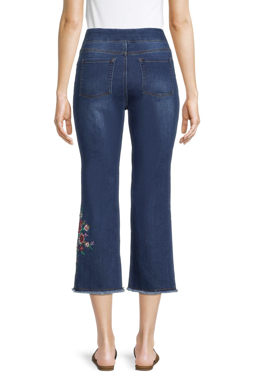 The Pioneer Woman Embroidered Cropped Jeans Medium Wash