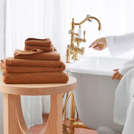 15 Best Bath Towels for Luxury Bathing