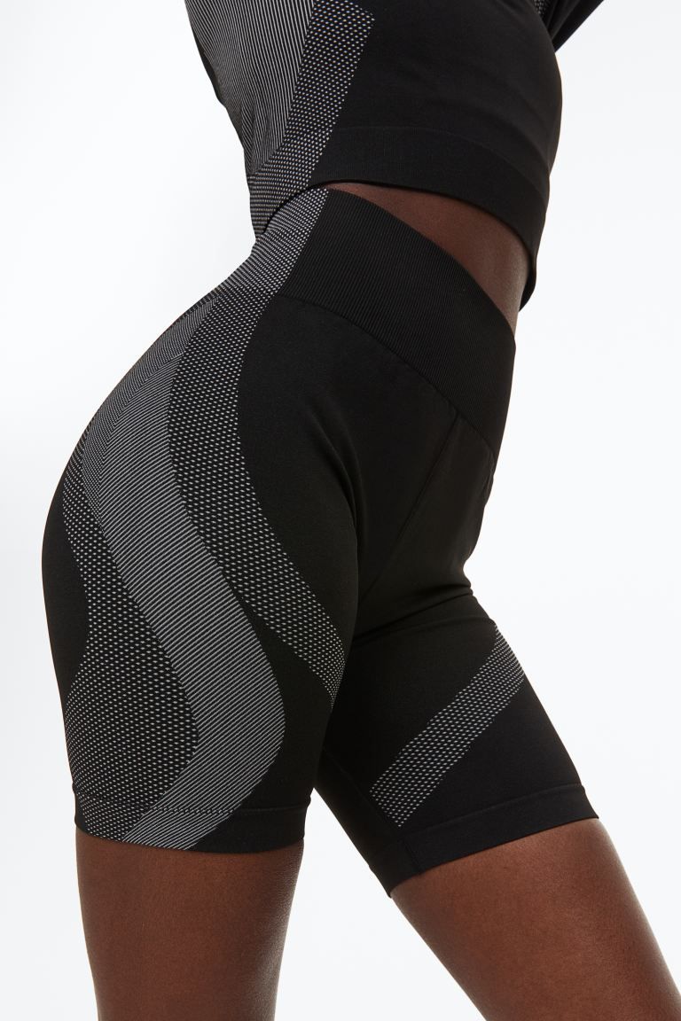 DryMove™ Seamless Shaping Sports Shorts - Black - Ladies