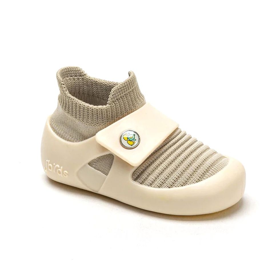 Best Shoes for 1-Year-Olds That Stay on Feet