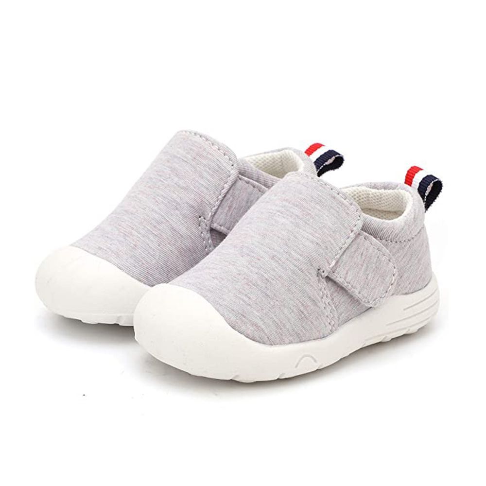 When to buy store shoes for walking baby