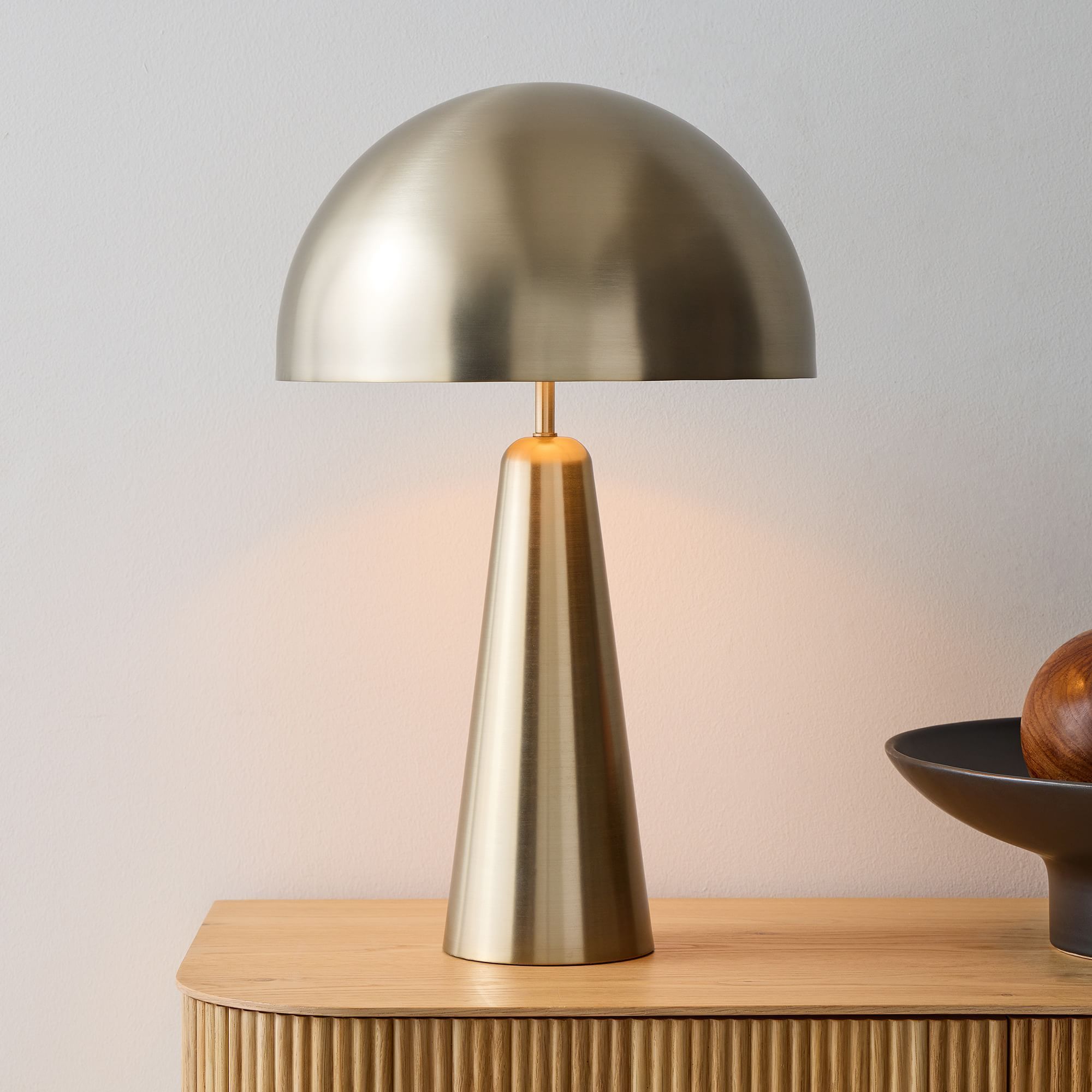 Top shop table lamps