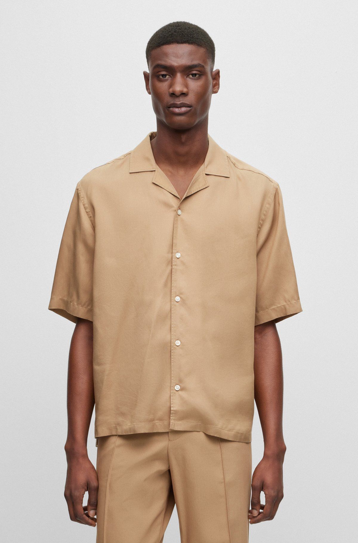 Long-established-fit Immediate-Sleeved Shirt with Camp Collar