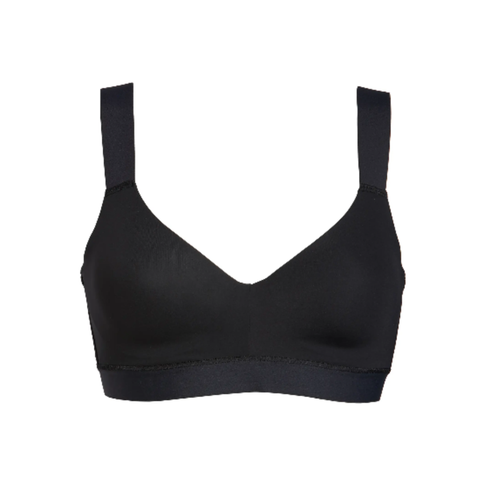 13 Best Minimizer Bras for Large Breasts in 2023