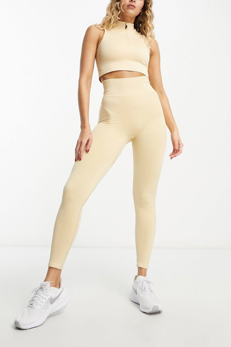 Seamless style for your workout routine. Ivory vibes and shaping