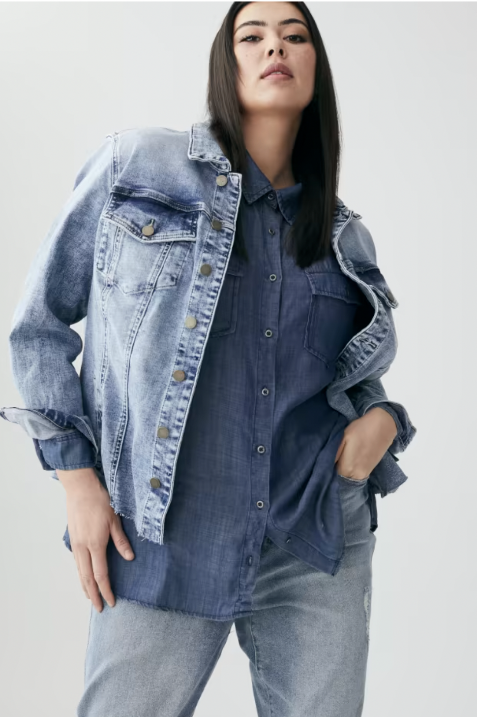 970px x 1456px - Best Jean Jackets for Women - Denim Jackets to Wear This Fall