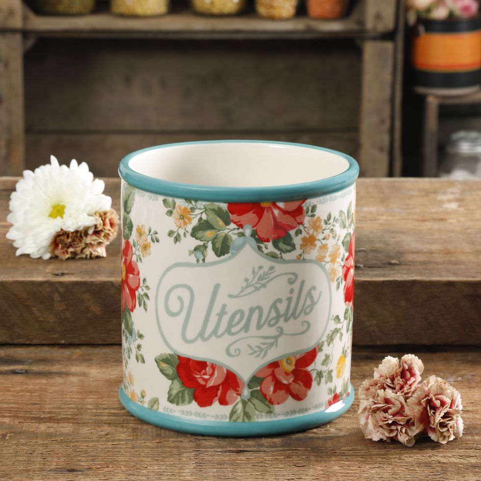 The Pioneer Woman has a Floral Single-Serve Coffee Maker at