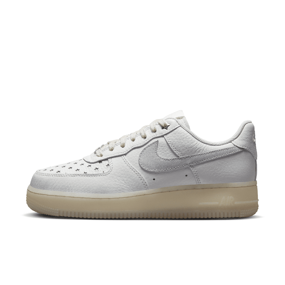 5 Outfits to Wear With White Air Force 1