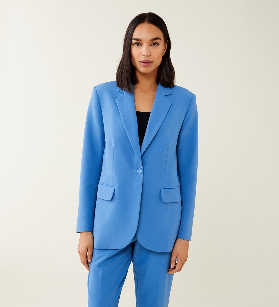 Ruth Langsford wears striking blue suit