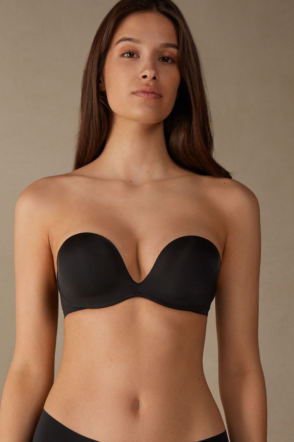 Review - SKIMS Fits Everybody Bandeau Bra - Strapless Bra that Stays Up?  