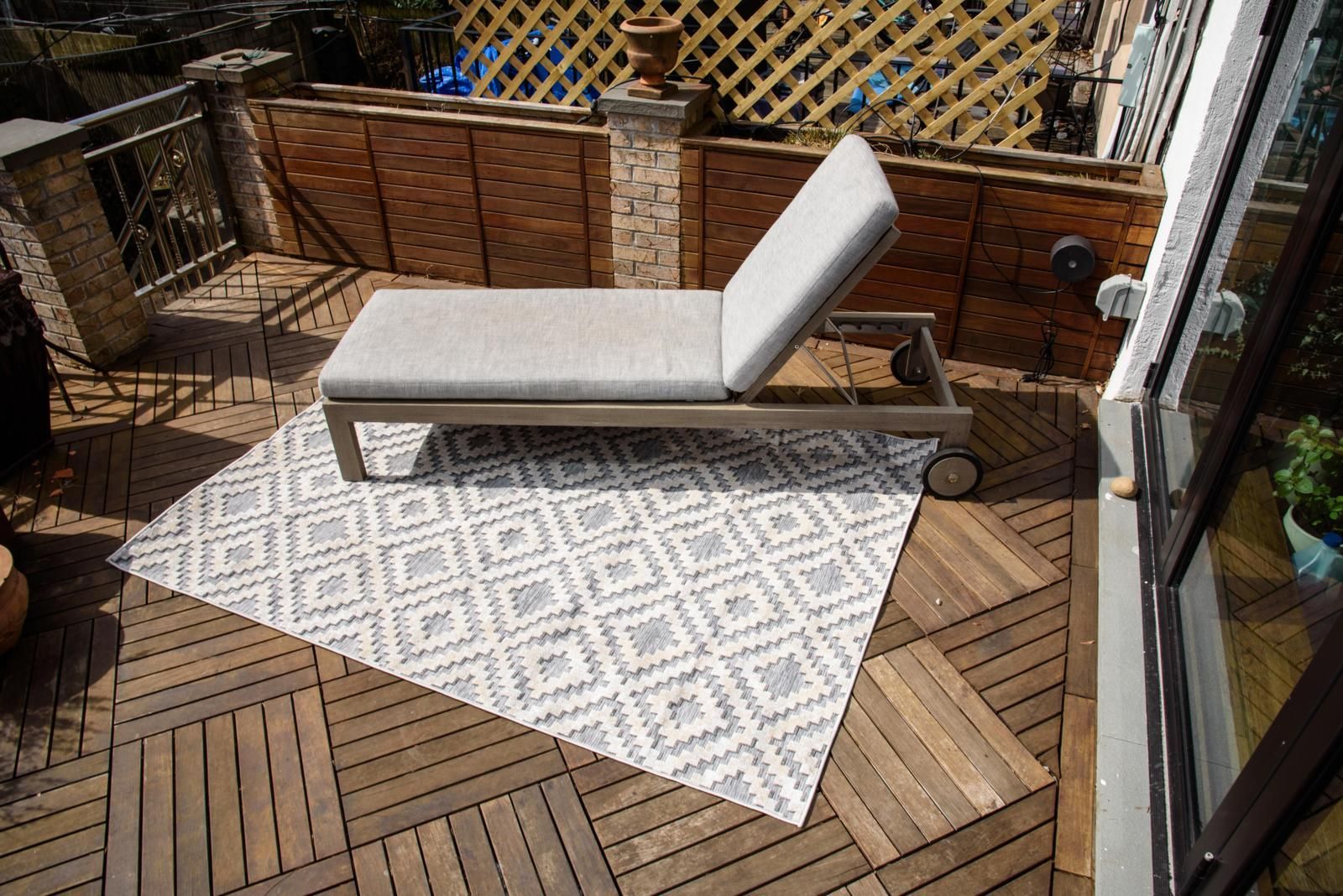 Deck rugs store