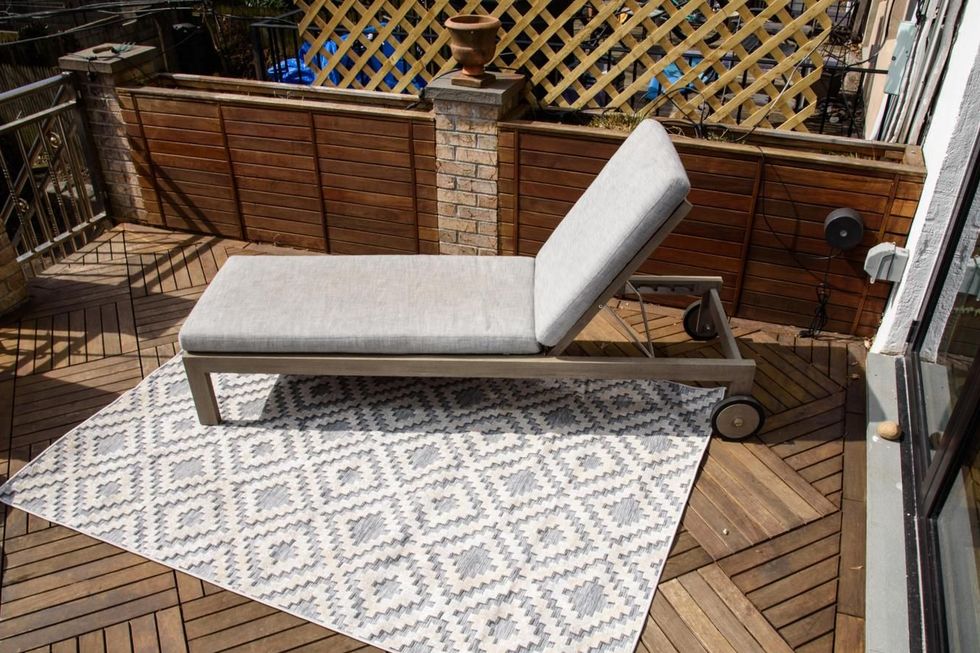 7 Best Outdoor Rugs for Your Porches, Patios & Outdoor Rooms in 2022