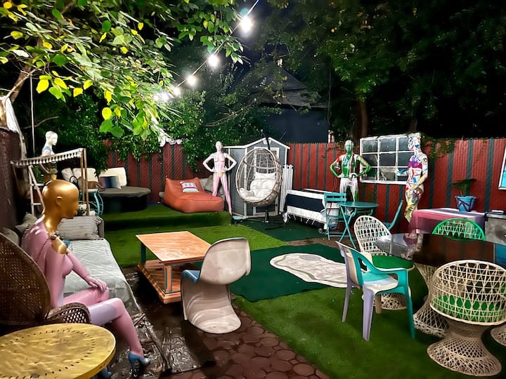 Art-Themed Guesthouse in Prospect Heights