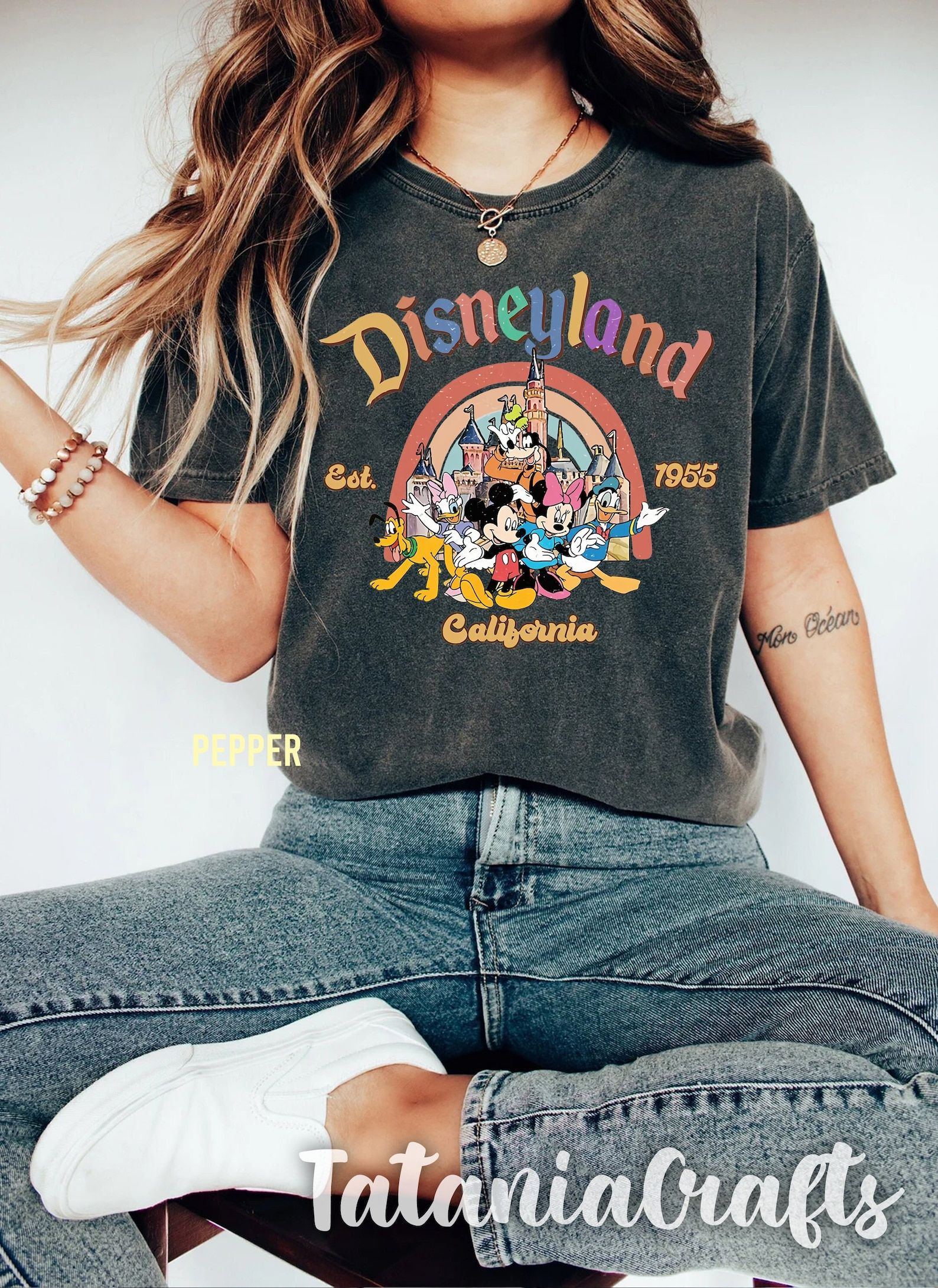 What to wear to Disneyland in April