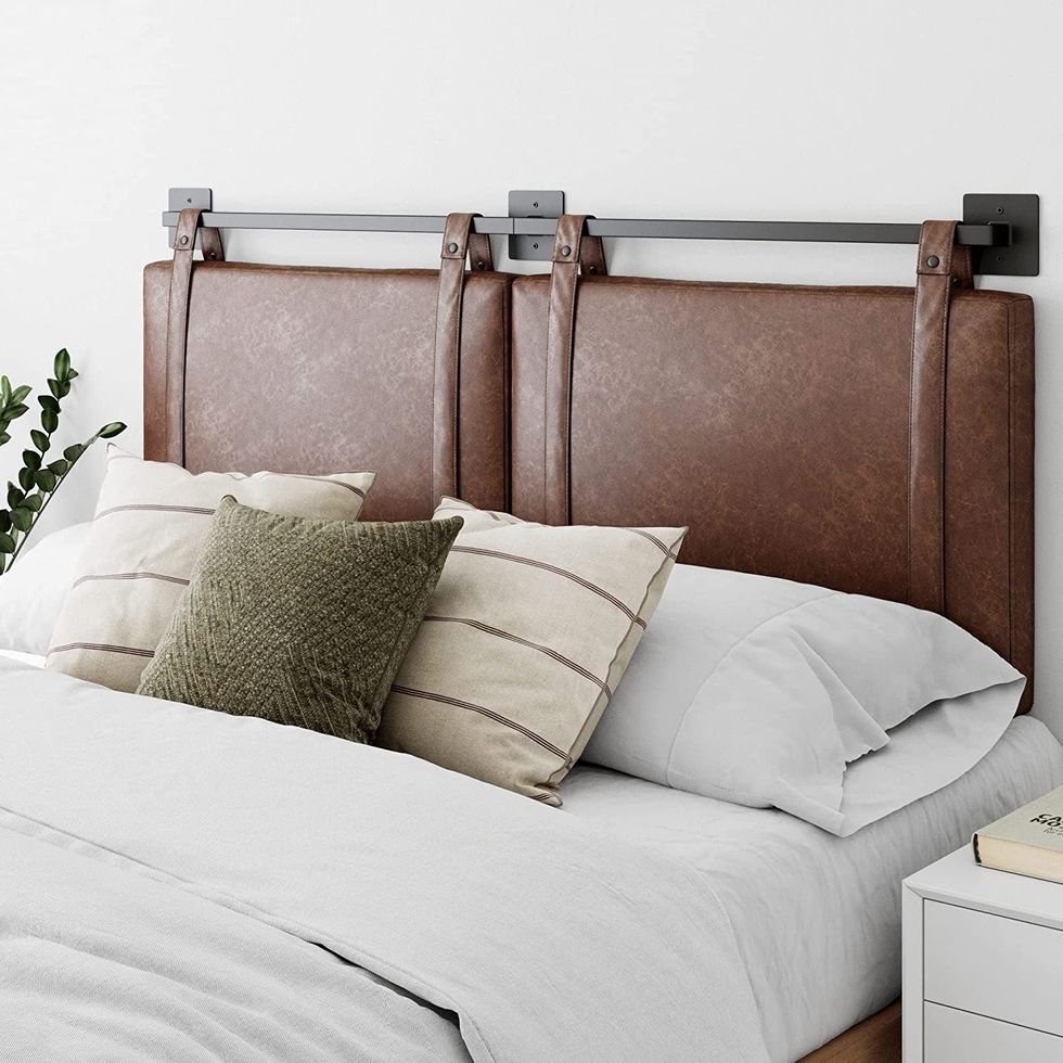 How to Choose a Headboard for an Adjustable Bed