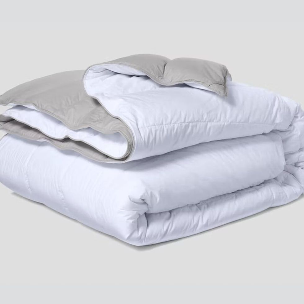 17 Best Cooling Comforters If You Sleep Hot In 2024, Per Reviews