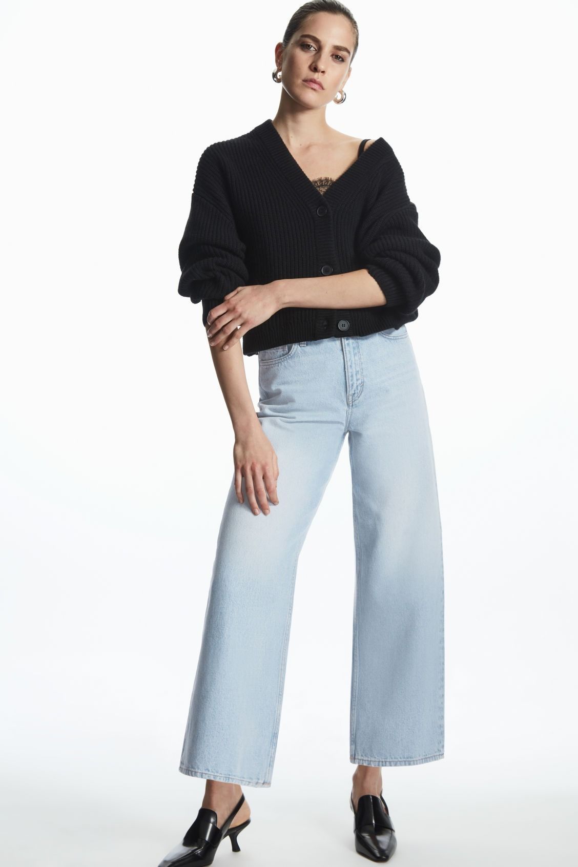 Wide leg ankle length hot sale jeans