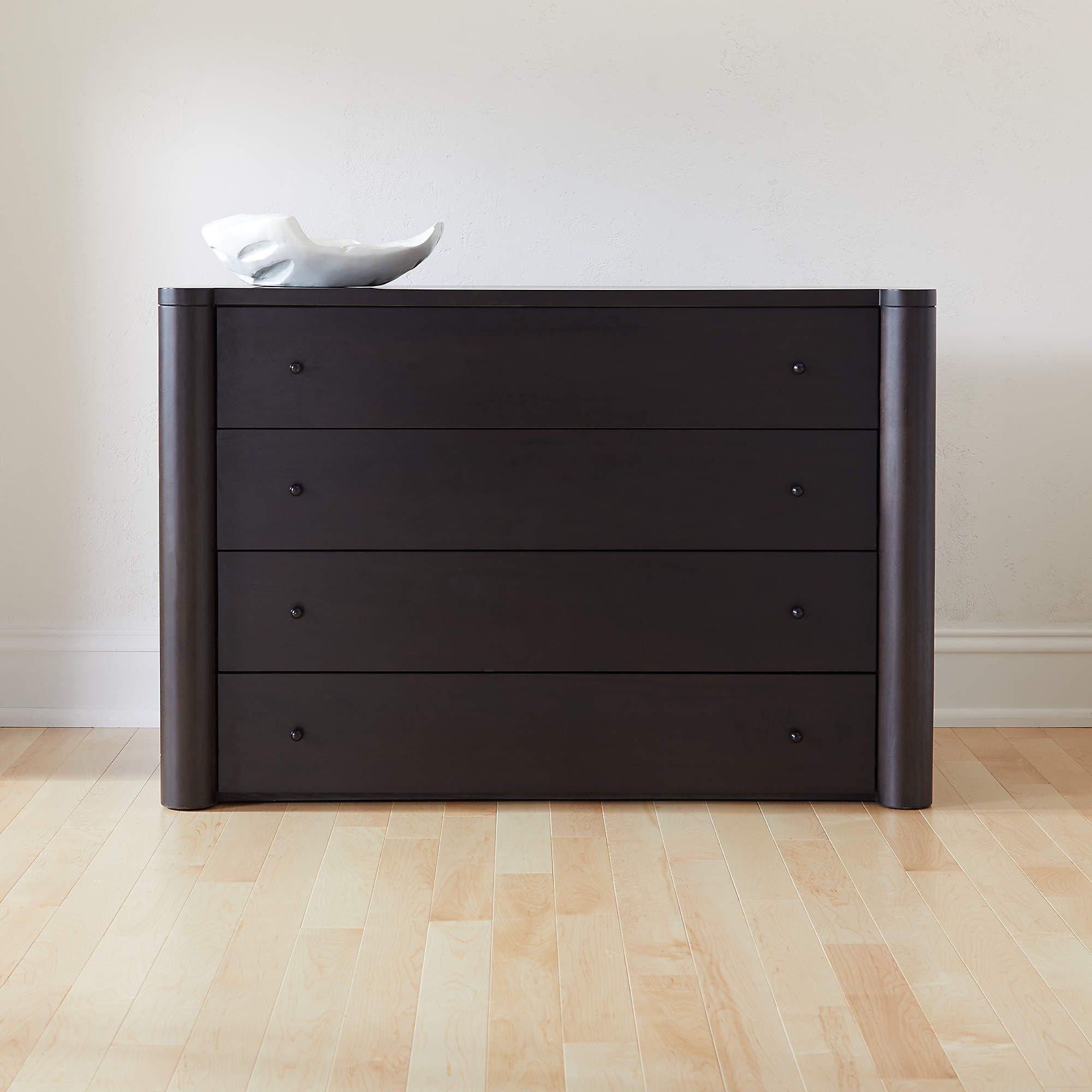 Short skinny deals dresser