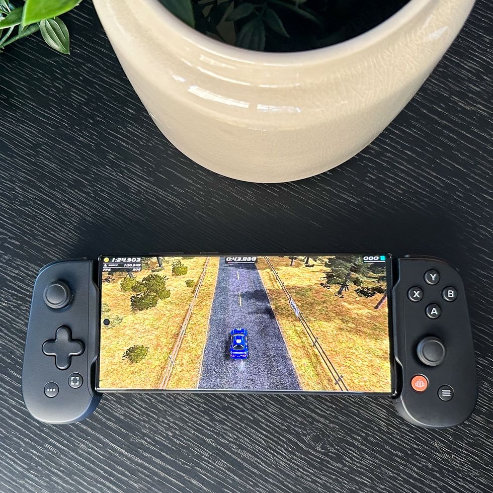 One Mobile Gaming Controller for iPhone