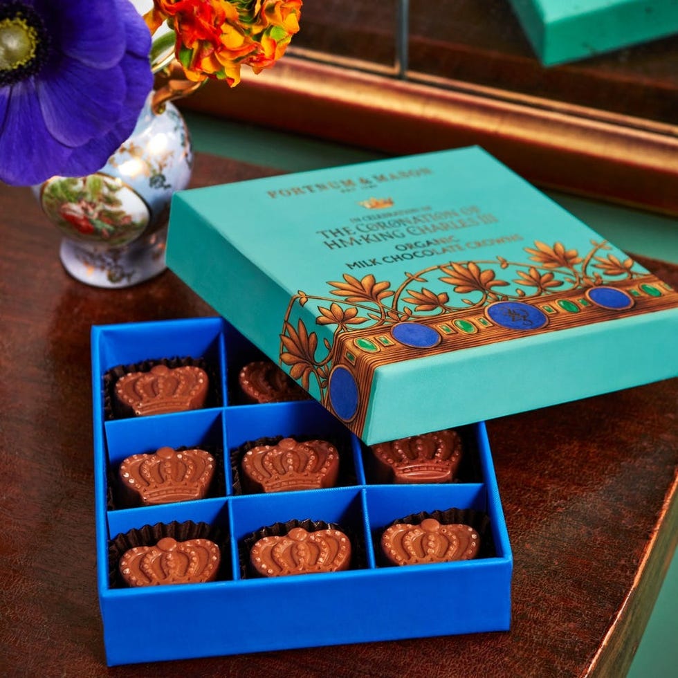 Fortnum's Coronation Organic Chocolate Crowns, 120g