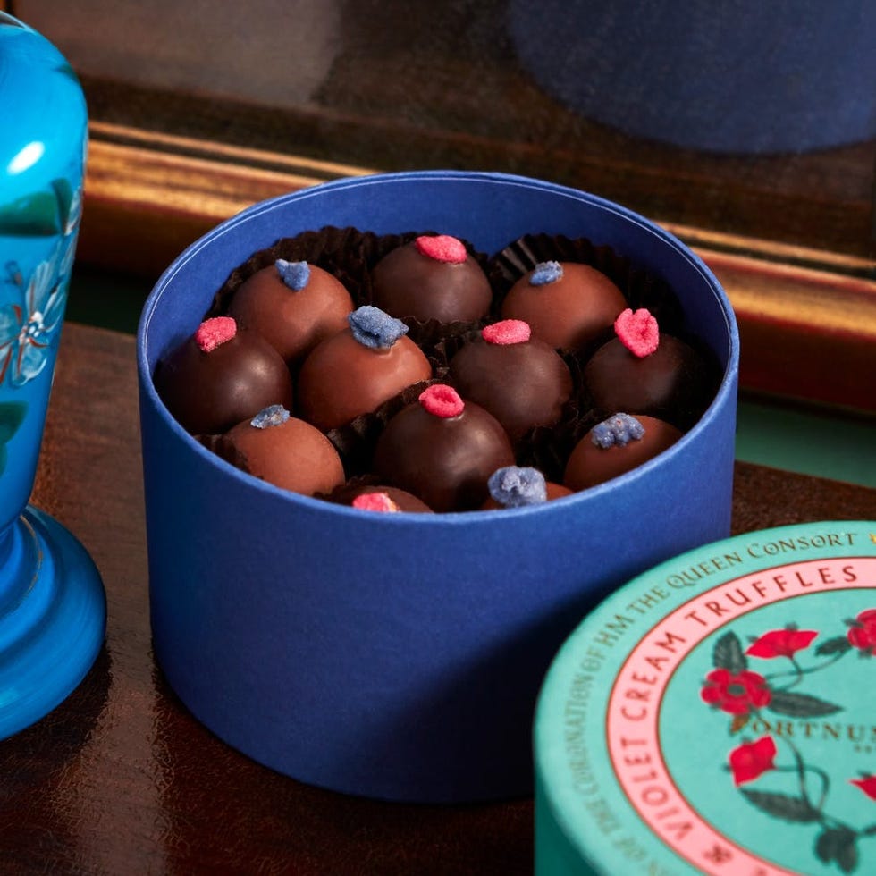 Fortnum's Rose & Violet Queen Consort Truffles, 260g