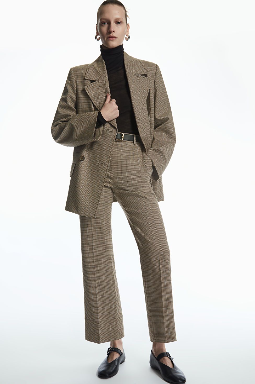 Trinny Woodall looks effortlessly chic in tweed suit by Me + Em