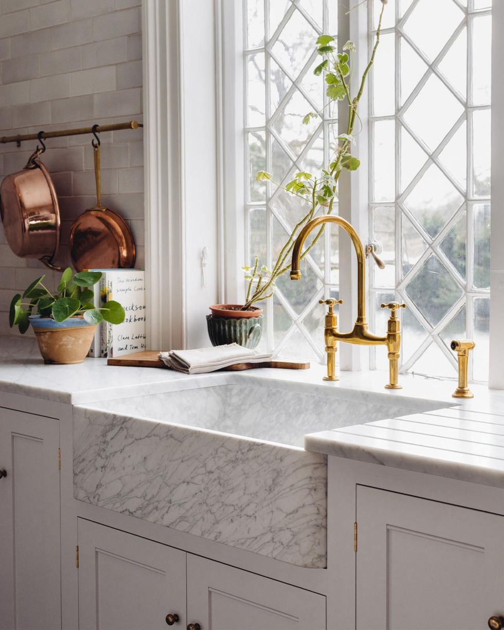 Elevate your kitchen with these dramatic sinks