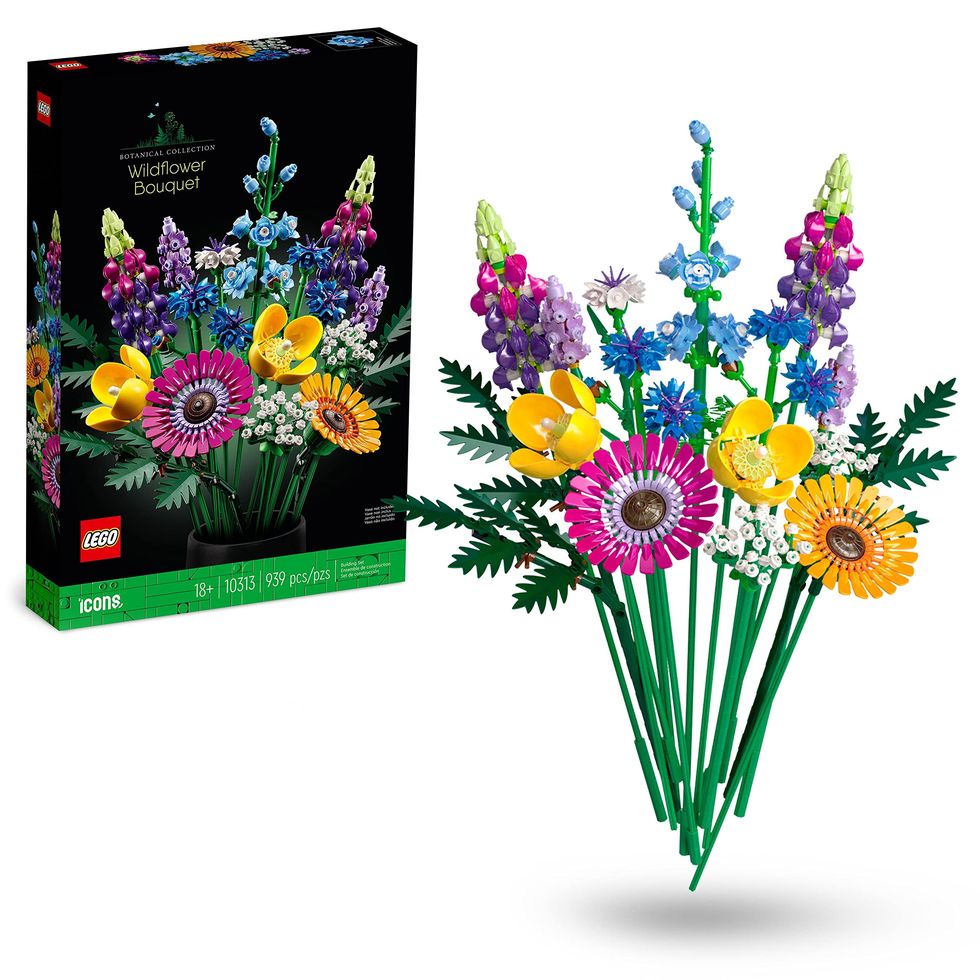 These Lego flowers make a perfect Valentine's Day bouquet