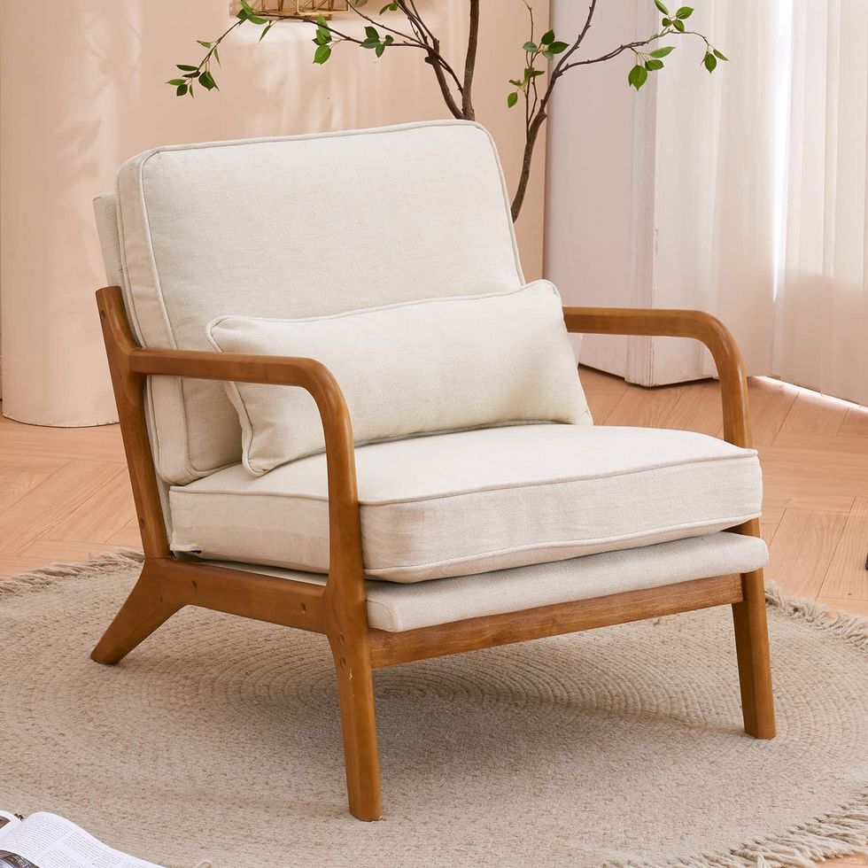 15 Best Comfortable Chairs for Small Spaces that are Brimming with