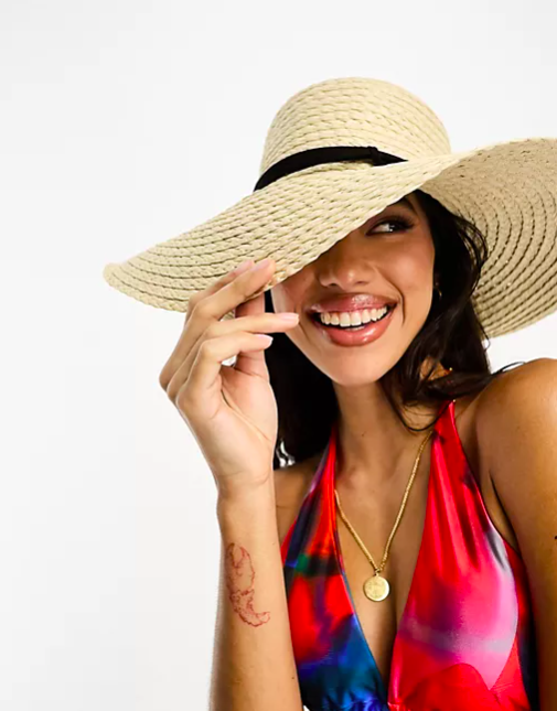 Natural straw floppy hat with skinny band and size adjuster