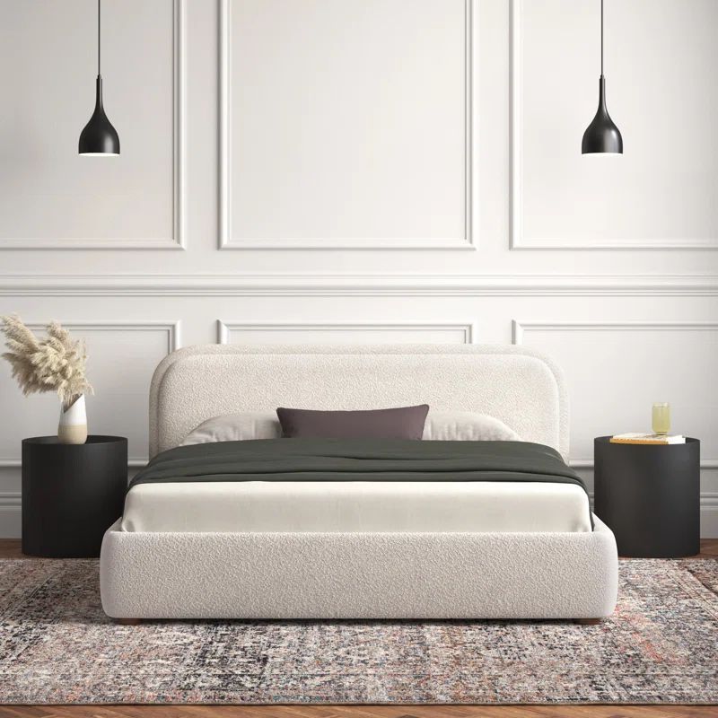 Shonda Upholstered Bed (Queen)
