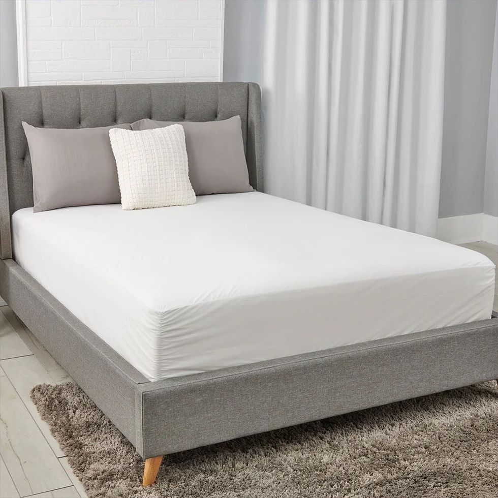 Ienjoy Home Home Collection Premium Bed Bug and Spill Proof Zippered Mattress  Protector in the Mattress Covers & Toppers department at