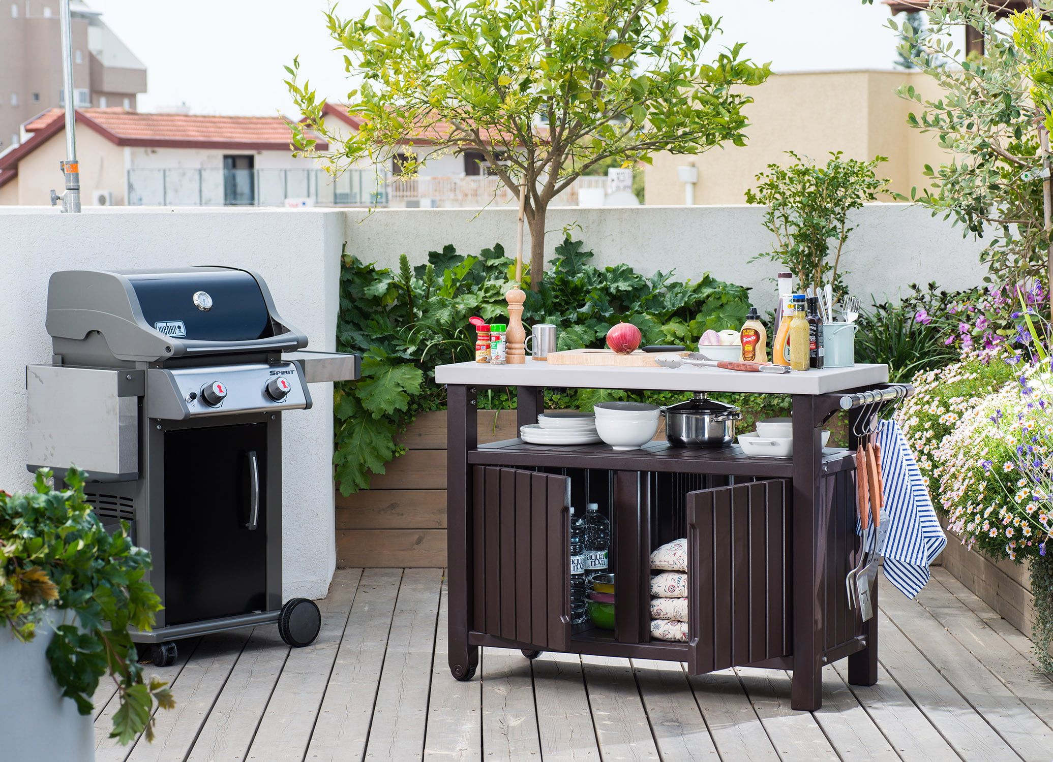 Outdoor kitchen outlet decor