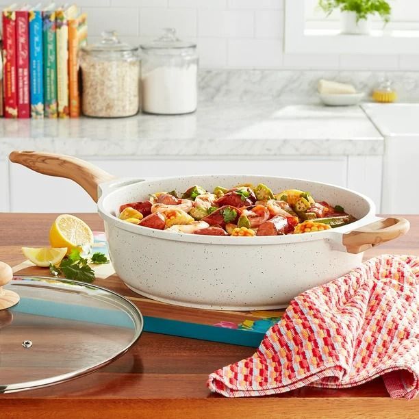 https://hips.hearstapps.com/vader-prod.s3.amazonaws.com/1683658748-the-pioneer-woman-cast-aluminum-pans-645a97f1bdcc7.jpg?crop=1xw:1xh;center,top&resize=980:*