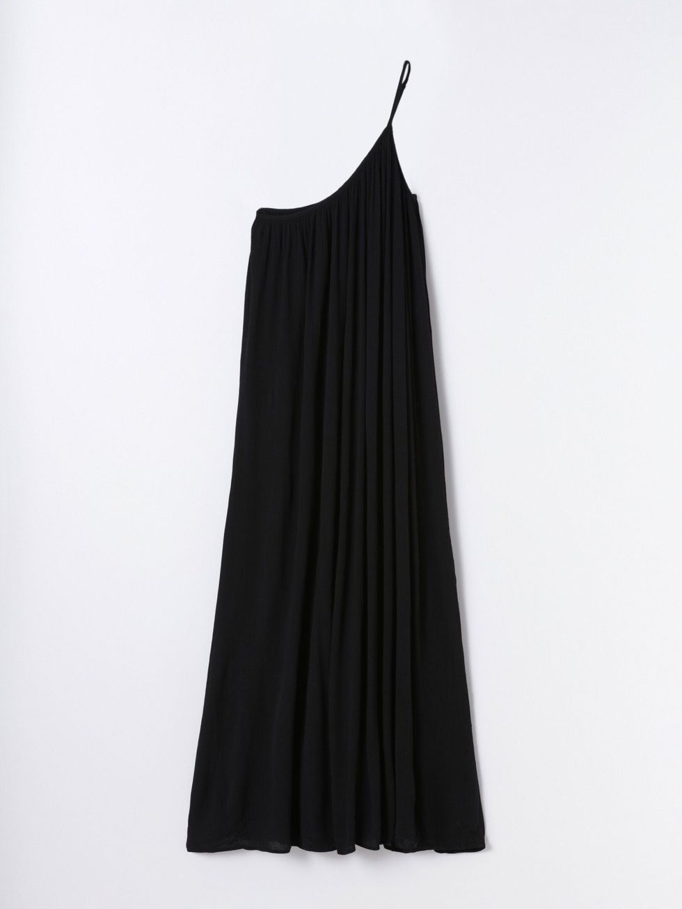 El vestido negro largo de 17,99€ de Lefties que más vamos a ver todo el  verano